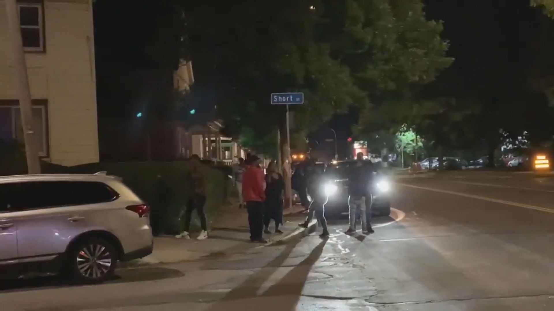 紐約後園派對發生開槍事件　最少兩死十四傷