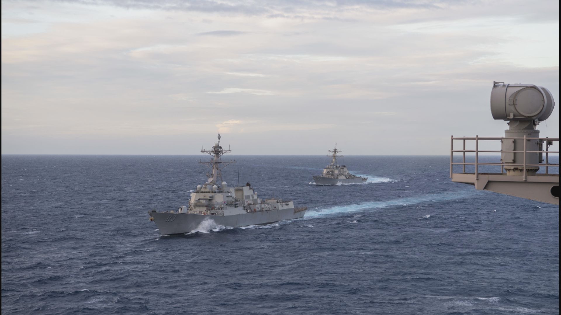 美軍兩個航母戰鬥群在南海聯合演習