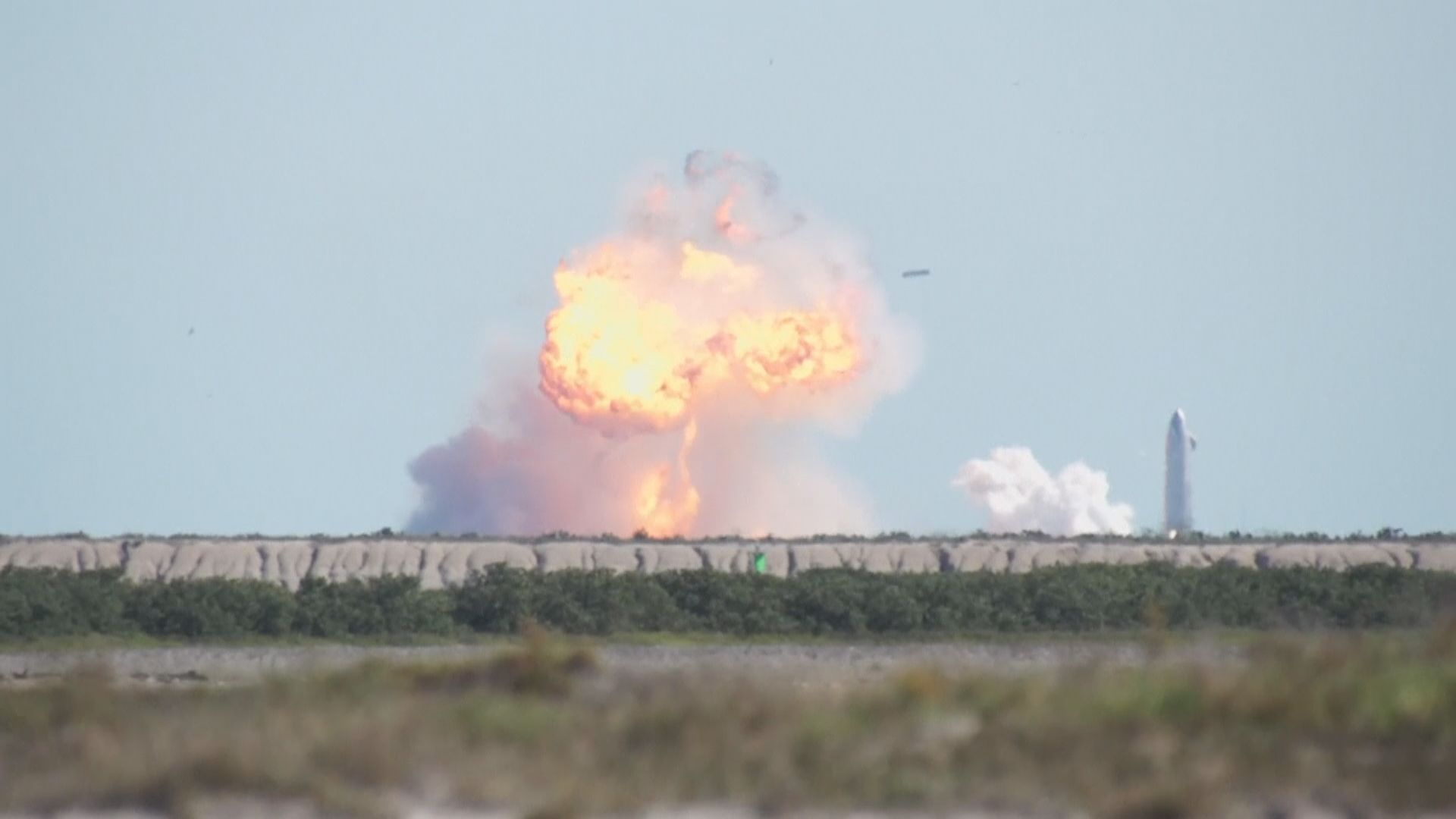 SpaceX星際飛船試飛著陸後爆炸