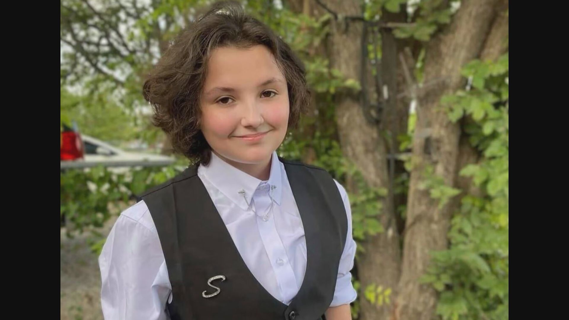 美國民眾悼念校園打鬥後身亡的非二元性別學生