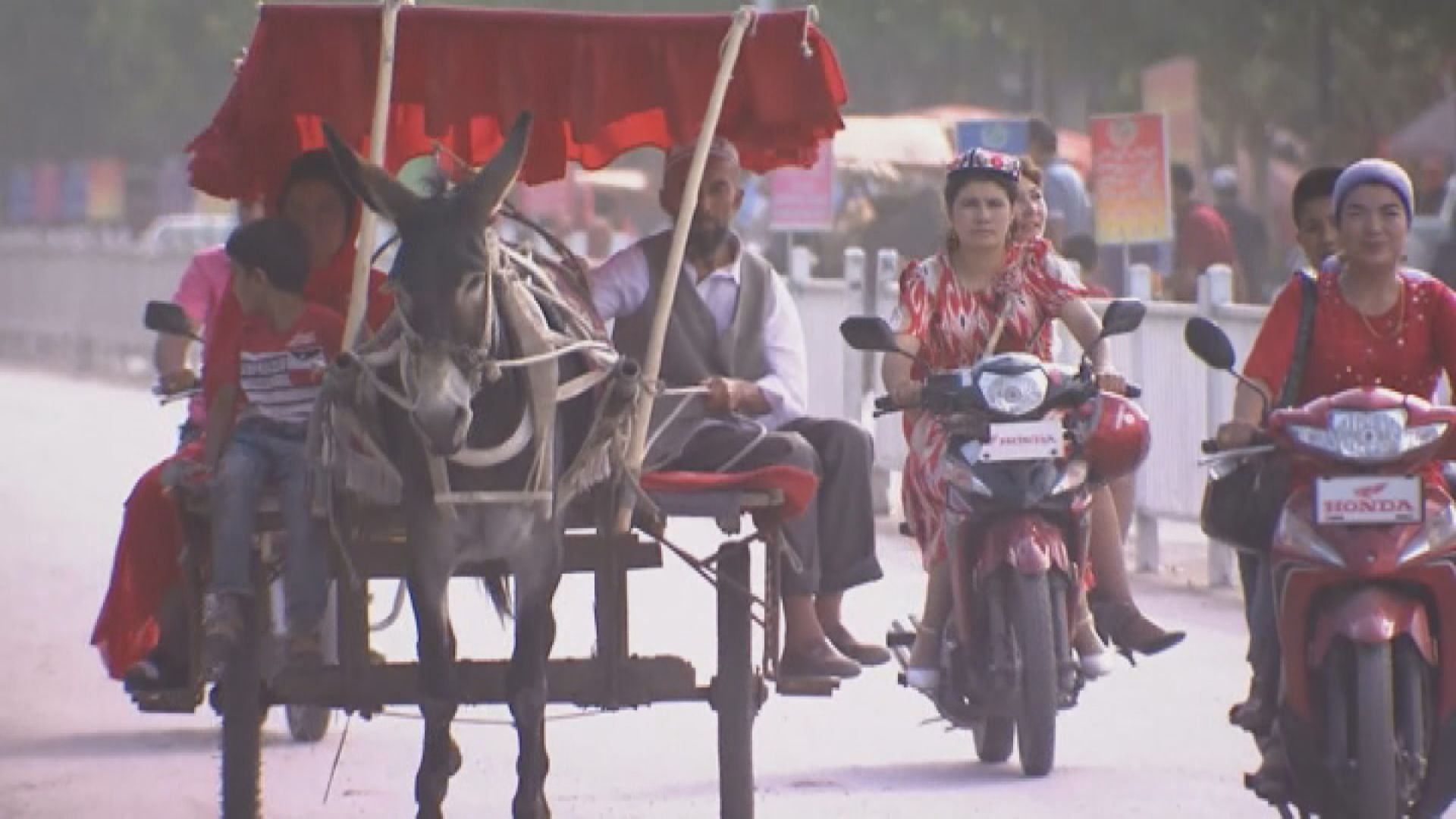 特朗普簽署維吾爾人權法案　指視部分條文或不具約束力