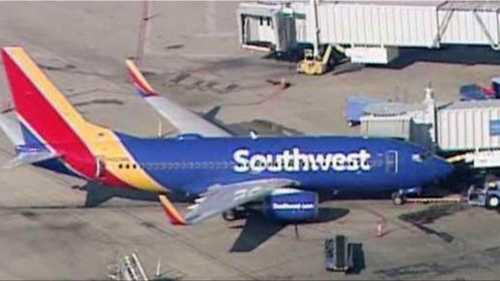 NOTE 7冒煙美內陸機乘客緊急疏散