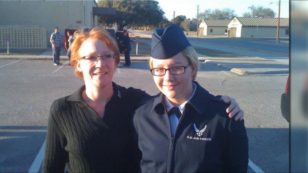 美國洩密主角社交帳戶關注知名「告密者」