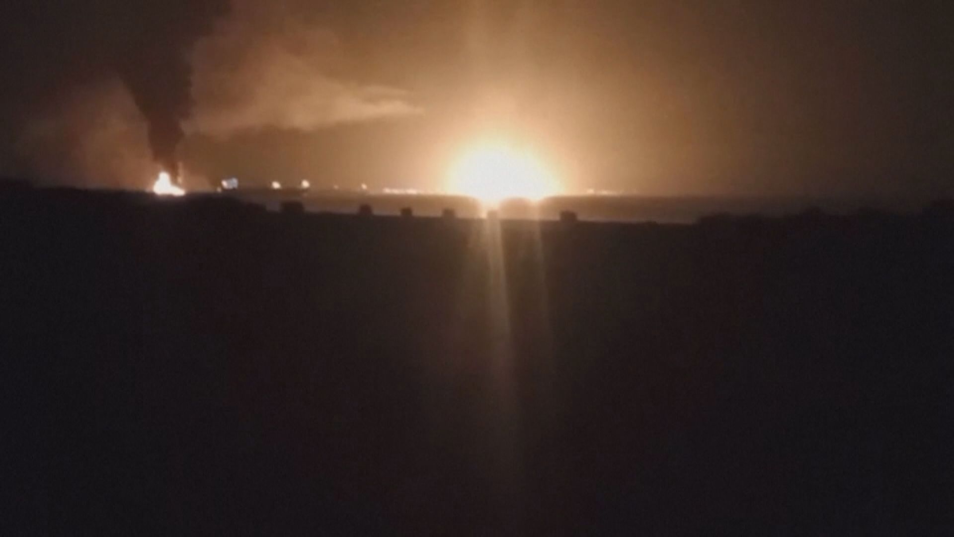 美軍空襲也門西部港口 逾200人傷亡 | Now 新聞