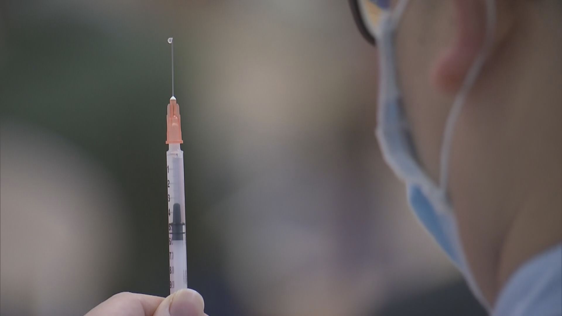多十人接種疫苗後不適送院　一人留院觀察