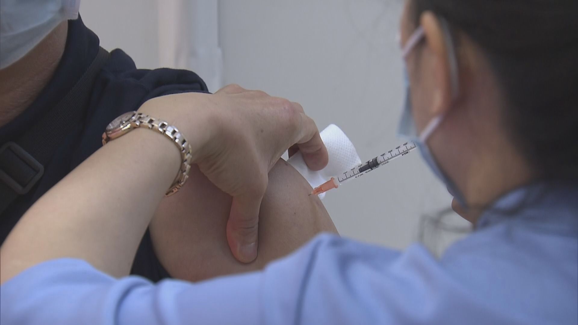 13人接種疫苗後不適送院