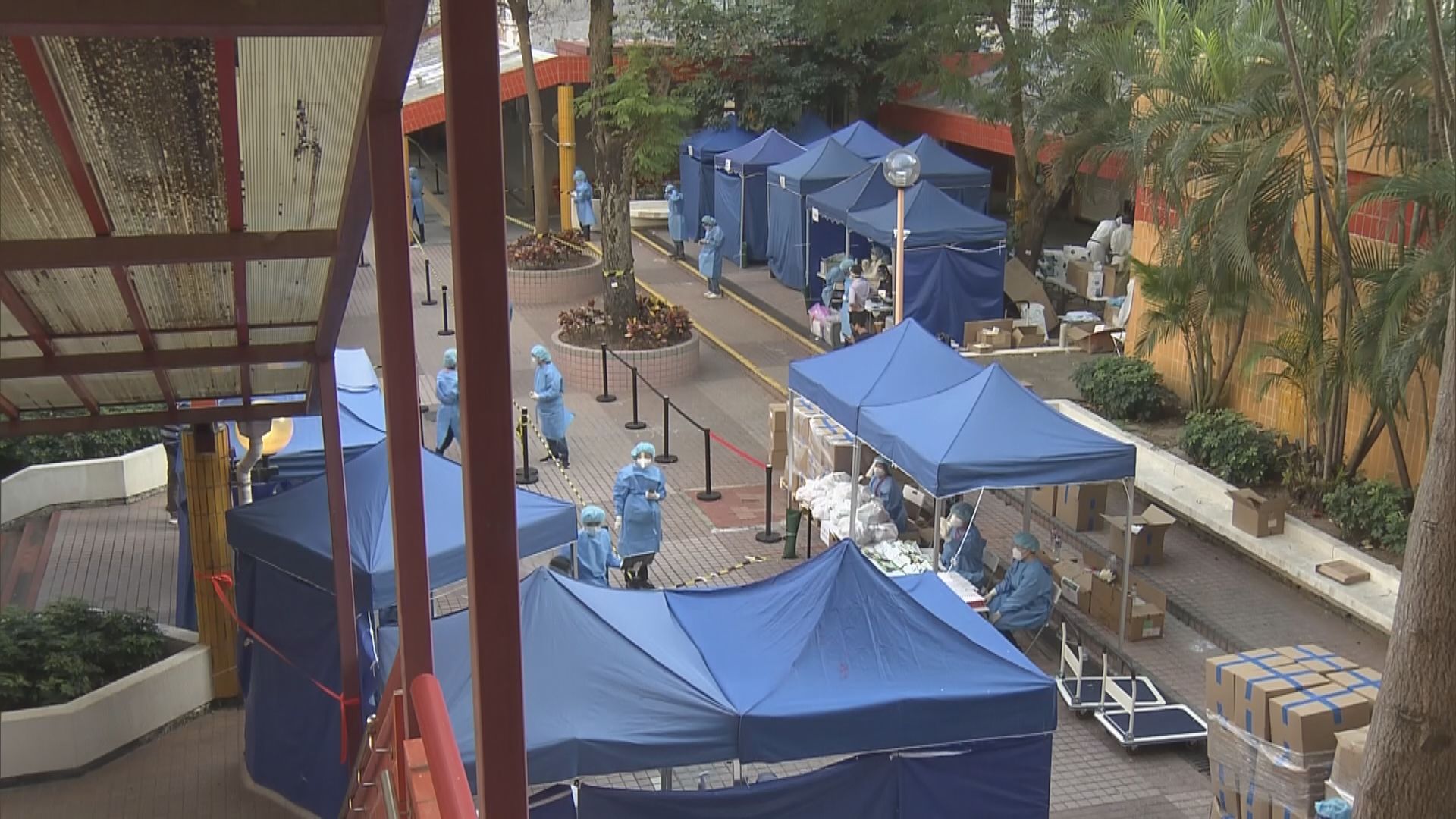 政府估約三十多萬人正居家隔離檢疫