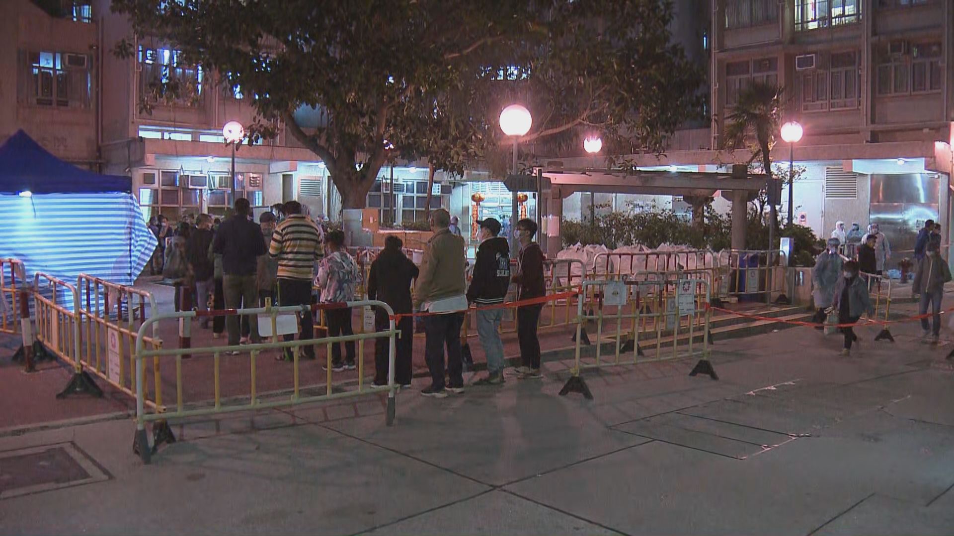 政府圍封石籬(二)邨石華樓及土瓜灣一幢唐樓及強檢