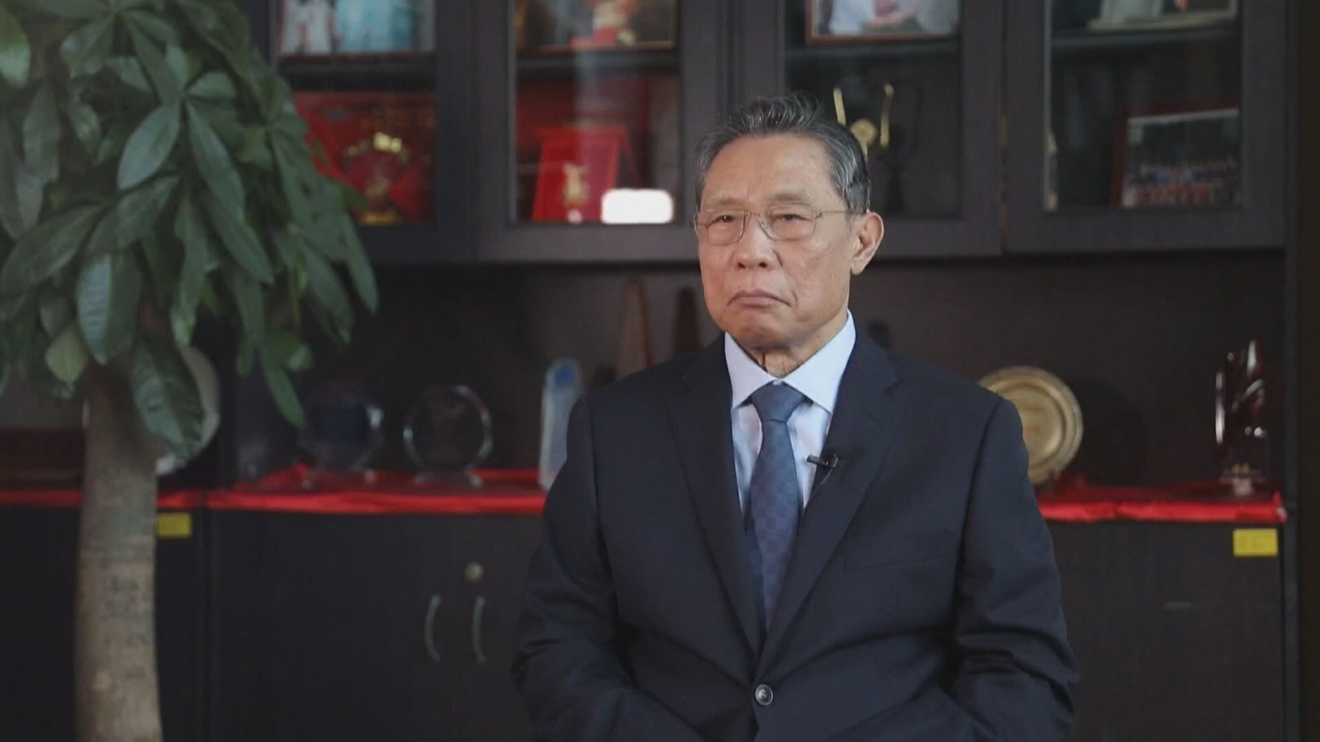 鍾南山：沒必要禁止國內元旦和農曆新年出行　惟不鼓勵民眾到國外