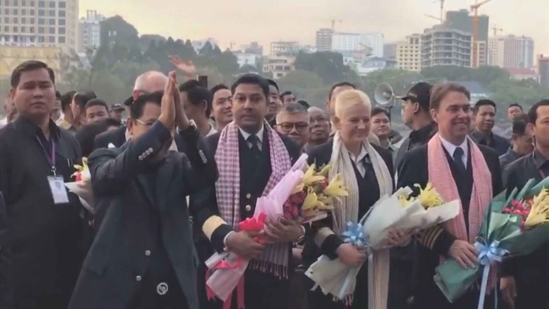 停泊柬埔寨　威士特丹號乘客及船員獲准下船