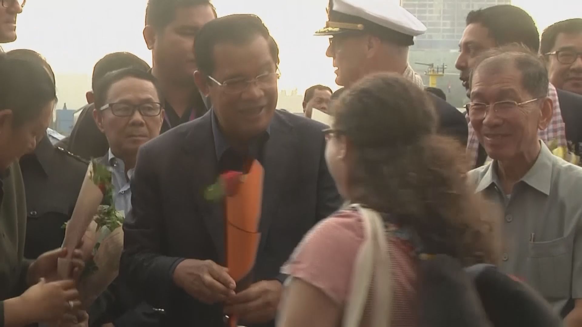 柬埔寨會安排包機接載郵輪乘客到金邊