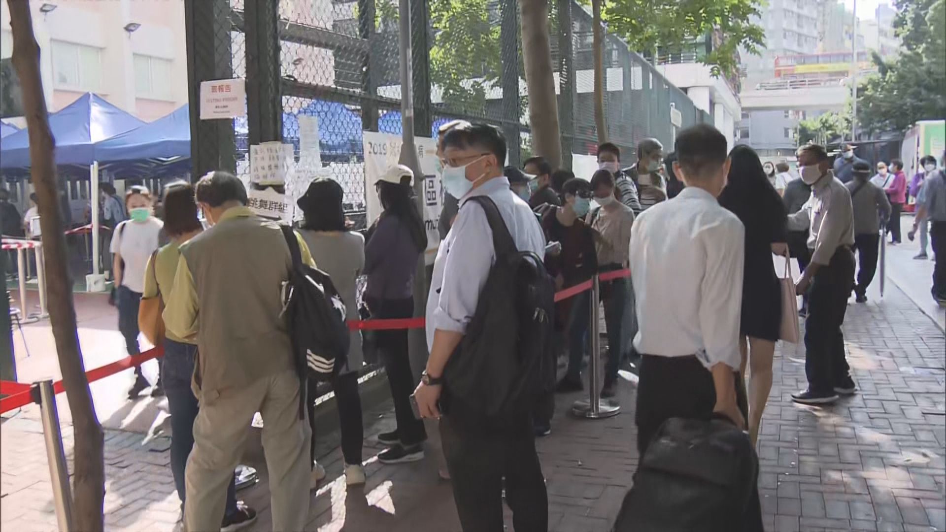 曾到七間跳舞場所人士強制檢測　檢測中心外續有人龍