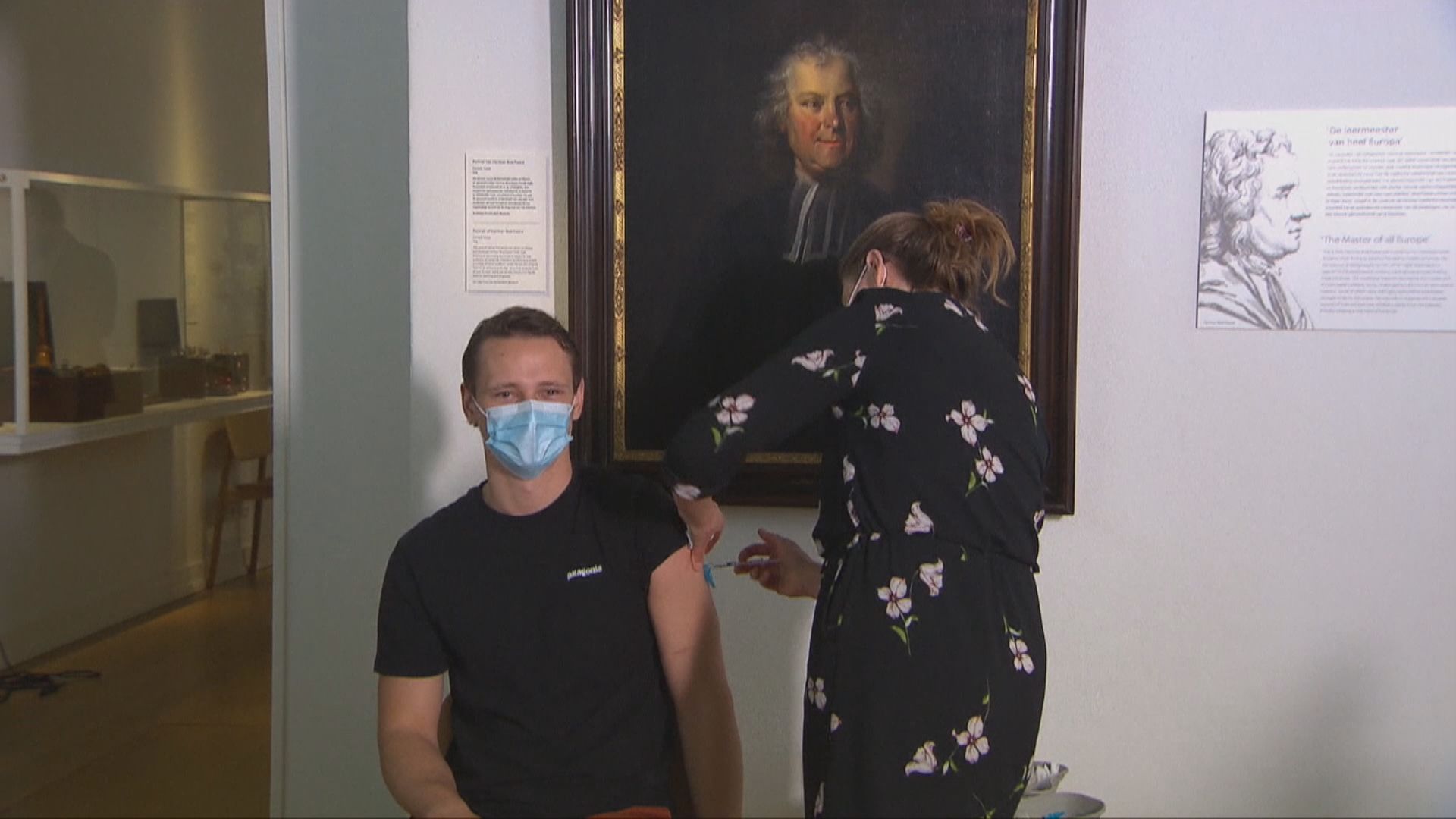 德法按計劃為民眾接種第三劑加強針