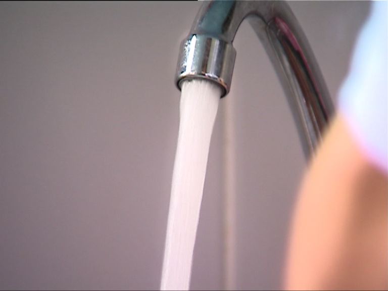 委員會質疑驗收配件程序有漏洞