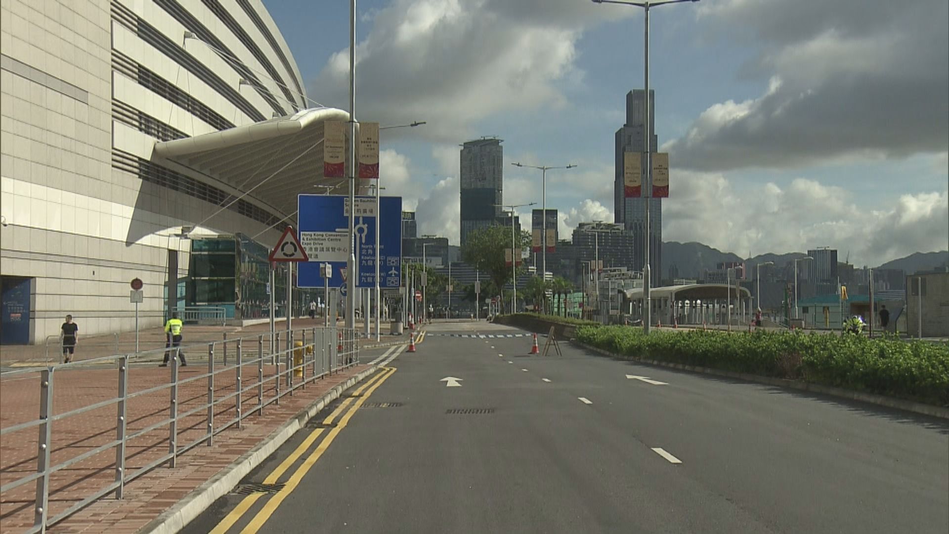 因應慶祝回歸26周年準備工作 會展一帶實施封路措施