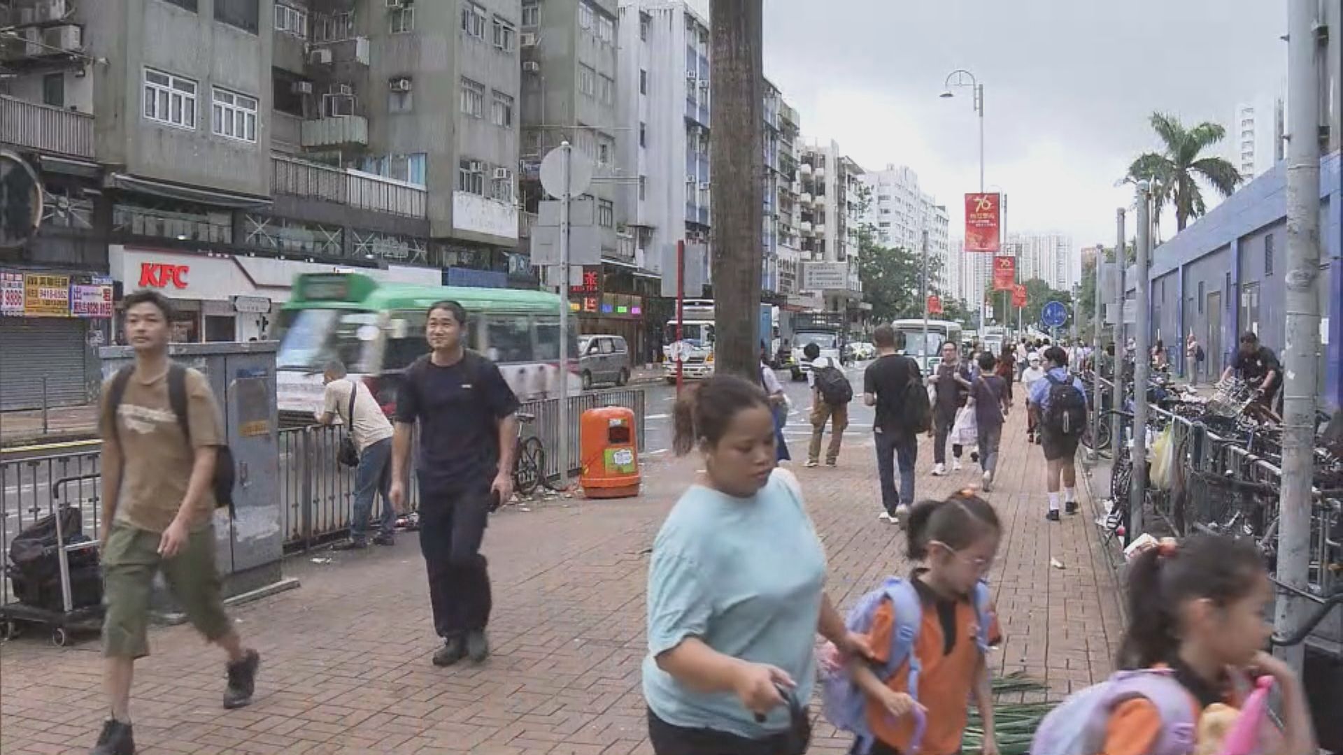 樺加沙襲港｜風暴過後交通恢復正常　市民上班返學指交通暢順