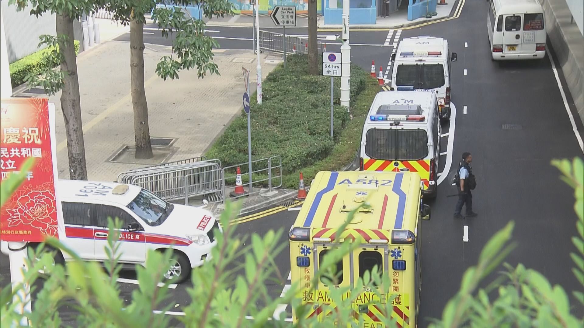 政總天橋持刀傷人案兩人受傷 政府強烈譴責 