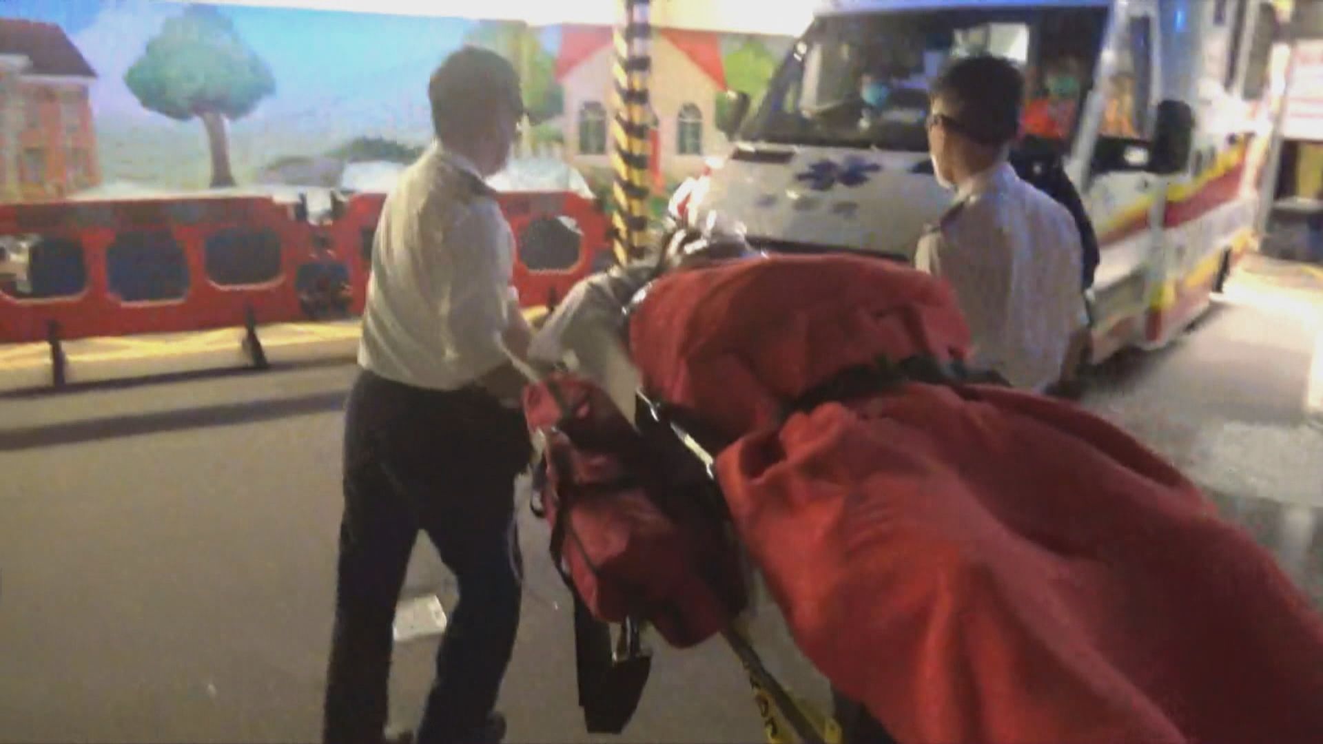 油麻地私家車遭追撞車尾　司機遇襲手傷