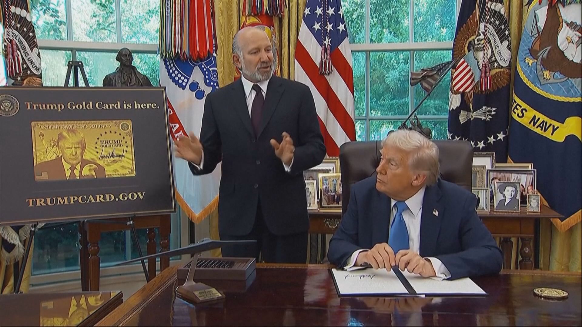 美國政府將H-1B簽證費用增至10萬美元　迫使企業優先請美國人　白宮指只適用新申請個案